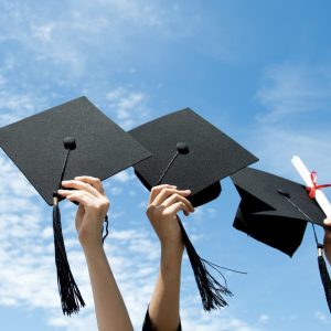 graduationsnowblogdifferenttypesofhighschoolgraduationhats